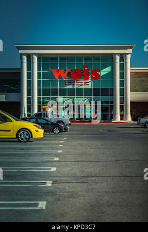 Harrisburg, PA - Januar 1, 2017: Äußere einer Weis Markt. eine Kette von Lebensmittelläden in über 200 Standorte. Stockfoto