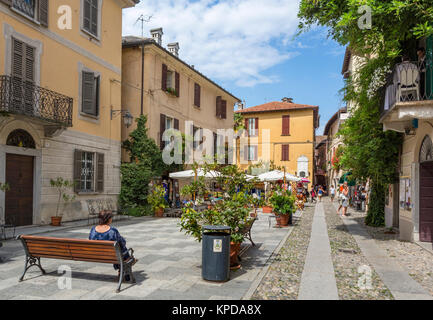 Piazza Ragazzoni im historischen Zentrum von Orta San Giulio, Ortasee, Italienische Seen, Piemont, Italien Stockfoto