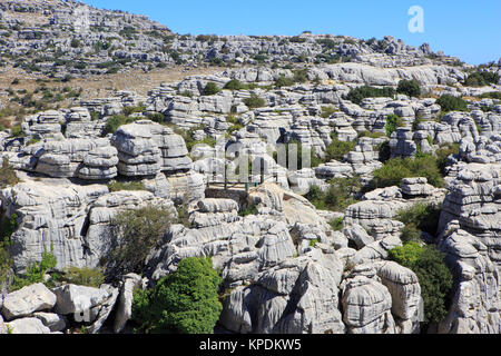 Aussichtsplattform in El Torcal de Antequera Nature Reserve, südlich der Stadt Antequera in der Provinz Malaga, Spanien Stockfoto