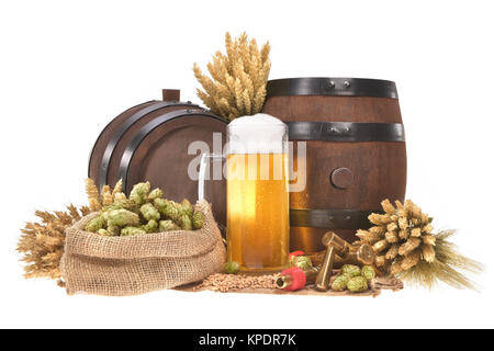 Bier Glas mit Fässern Stockfoto