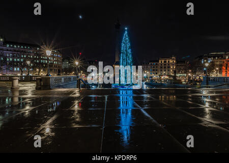 Weihnachten Straßenlaternen und Dekorationen in London Stockfoto