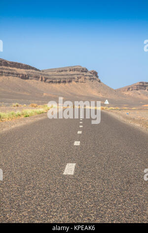 Red Rock Kalkstein Finger in Dades-schlucht, Marokko, Afrika Stockfoto