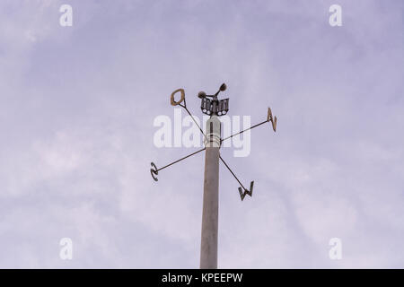 Wetterstation mit Anemometer Stockfoto