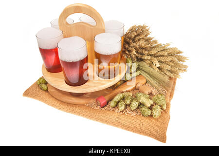 Bier Träger mit Bier Gläser Stockfoto