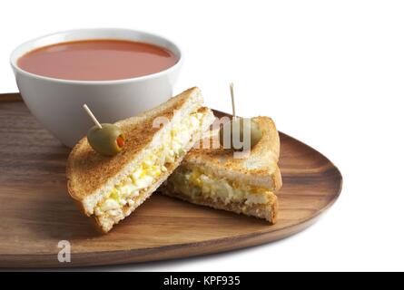 Ei Sandwich mit Tomatensuppe Stockfoto