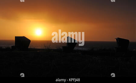 Sonnenuntergang oder (Strand bei Sonnenuntergang) oder (Natur bei Sonnenuntergang) oder (Skyline bei Sonnenuntergang) Stockfoto