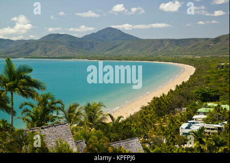 Four Mile Beach und Trinity Bay Blick von Flagstaff Hill Lookout, Port Douglas, North Coast, Queensland, Australien Stockfoto