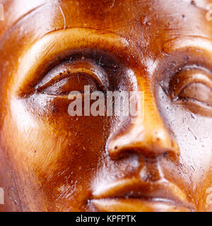 Details der glänzenden Statue des Pharao. Stockfoto