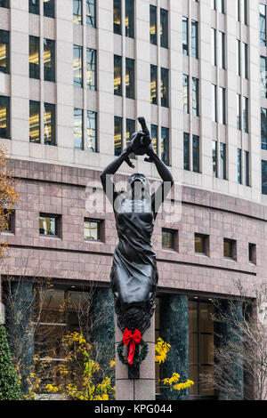 "Die Zukunft" Statue von Raymond Kaskey, Charlotte, North Carolina, USA. Stockfoto