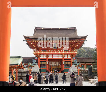 Kyoto, Japan - 25. Februar, 2014 - Eintrag in den Fushimi Inari Schrein in Kyoto, Japan Stockfoto
