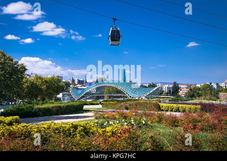 Tiflis, Georgien - Okt 2, 2016: Seilbahn über die Stadt Tiflis auf Sany am 2. Okt. 2016. Georgien. Europa. Stockfoto