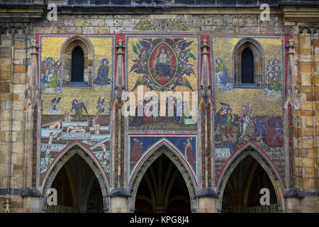 Mosaik an der Seite Eingang der St. Veitsdom, Prag. Stockfoto