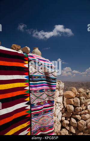 Tunesien, Ksour Bereich, Toujane-Bereich, Berber Wüste Teppichgeschäft Stockfoto