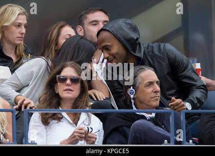 FLUSHING NY-SEPTEMBER 08: Andrea Rajacic, Thierry Henry, an der Mens Singles Finale Tag 15 der 2014 US Open am USTA Billie Jean King National Tennis Center am 8. September 2014 in der Nähe der Queens Borough von New York City People: Andrea Rajacic, Thierry Henry Stockfoto