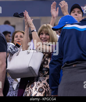 FLUSHING NY-SEPTEMBER 04: Anna Wintour, Tag elf der 2014 US Open am USTA Billie Jean King National Tennis Center am 4. September 2014 in der Nähe der Queens Borough von New York City. Personen: Anna Wintour Stockfoto