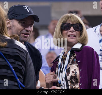 FLUSHING NY-SEPTEMBER 04: Hugh Jackman, Anna Wintour, Tag elf der 2014 US Open am USTA Billie Jean King National Tennis Center am 4. September 2014 in der Nähe der Queens Borough von New York City. Personen: Hugh Jackman, Anna Wintour Stockfoto