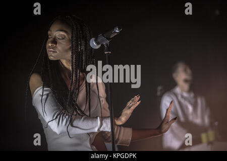 Dänemark, Kopenhagen, 11. Dezember 2017. Der amerikanische Sänger und Songwriter Kelela führt ein Live Konzert in Pumpehuset in Kopenhagen. (Foto: Gonzales Foto - Thomas Rasmussen). Stockfoto