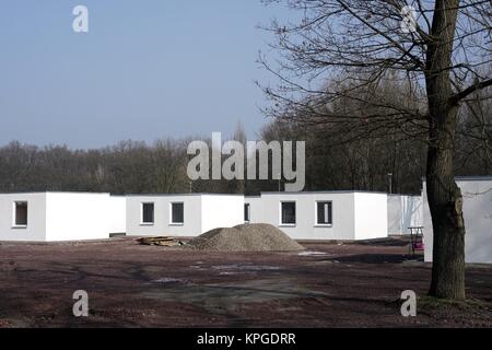 Neu errichtete Flüchtlingsunterkünfte am Stadtrand von Magdeburg Stockfoto