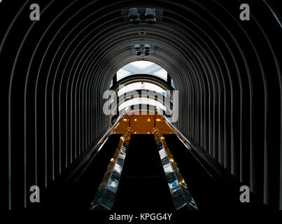 Architektur mit Tunnel stahl Muster für den Hintergrund. Stockfoto