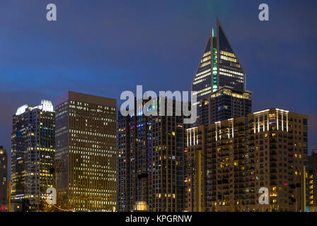 Downtown Architektur bei Nacht, Charlotte, North Carolina, USA. Stockfoto