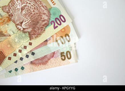 Nahaufnahme einer Ausbreitung von südafrikanischen Banknoten Stockfoto