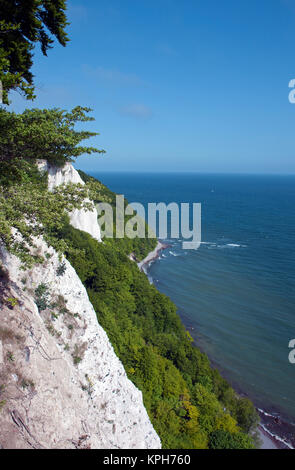 Blick auf 'Königsstuhl' (Könige Stuhl) Kreidefelsen im Nationalpark Jasmund, Rügen, Mecklenburg-Vorpommern, Ostsee, Deutschland Stockfoto