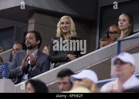 FLUSHING NY-SEPTEMBER 04: Gwen Stefani, Tag elf der 2014 US Open am USTA Billie Jean King National Tennis Center am 4. September 2014 in der Nähe der Queens Borough von New York City People: Gwen Stefani Stockfoto