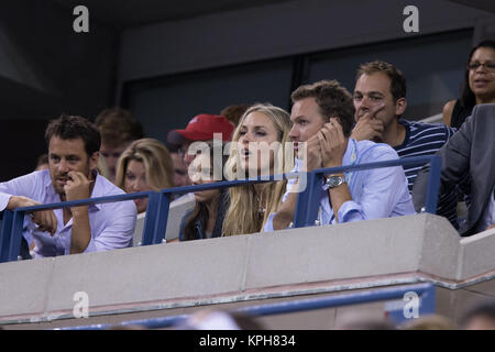 FLUSHING NY-SEPTEMBER 04: Lindsey Vonn, Tag elf der 2014 US Open am USTA Billie Jean King National Tennis Center am 4. September 2014 in der Nähe der Queens Borough von New York City People: Lindsey Vonn Stockfoto