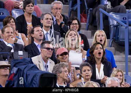 FLUSHING NY-SEPTEMBER 04: Jenna Bush Hager, Tag elf der 2014 US Open am USTA Billie Jean King National Tennis Center am 4. September 2014 in der Nähe der Queens Borough von New York City People: Jenna Bush Hager Stockfoto