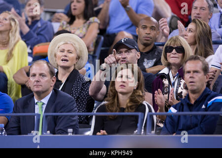 FLUSHING NY-SEPTEMBER 04: Thierry Henry, Hugh Jackman, Deborra-Lee Furness, Tag elf der 2014 US Open am USTA Billie Jean King National Tennis Center am 4. September 2014 in der Nähe der Queens Borough von New York City People: Thierry Henry, Hugh Jackman, Deborra-Lee Furness Stockfoto