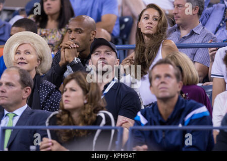 FLUSHING NY-SEPTEMBER 04: Thierry Henry, Hugh Jackman, Deborra-Lee Furness, Tag elf der 2014 US Open am USTA Billie Jean King National Tennis Center am 4. September 2014 in der Nähe der Queens Borough von New York City People: Thierry Henry, Hugh Jackman, Deborra-Lee Furness Stockfoto