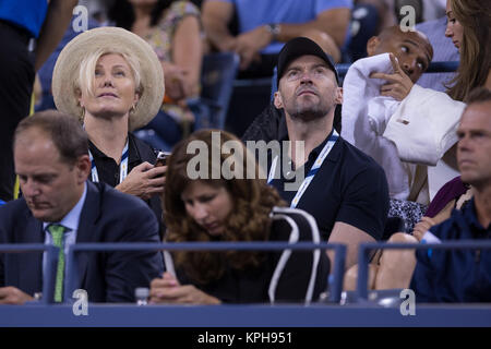 FLUSHING NY-SEPTEMBER 04: Thierry Henry, Hugh Jackman, Deborra-Lee Furness, Tag elf der 2014 US Open am USTA Billie Jean King National Tennis Center am 4. September 2014 in der Nähe der Queens Borough von New York City People: Thierry Henry, Hugh Jackman, Deborra-Lee Furness Stockfoto