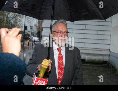 Vijay Mallya Vittal, gemeinsame Leiter der Force India F1, kommt an der Westminster Richter-gericht Aufladungen des finanziellen Verbrechen zu Gesicht. Auslieferung droht Stockfoto