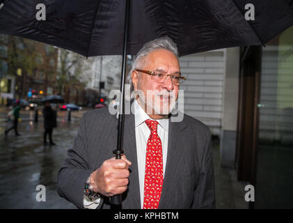 Vijay Mallya Vittal, gemeinsame Leiter der Force India F1, kommt an der Westminster Richter-gericht Aufladungen des finanziellen Verbrechen zu Gesicht. Auslieferung droht Stockfoto