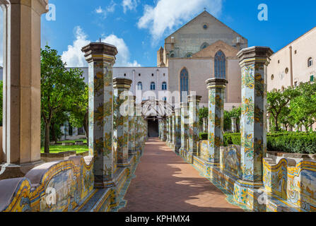 Im Kreuzgang von Santa Chiara (Chiostro di Santa Chiara), Kloster Santa Chiara, Neapel, Italien Garaden Stockfoto