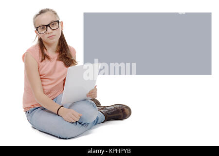 Schönen jugendlichen Mädchen mit einem Tablet-PC. Stockfoto