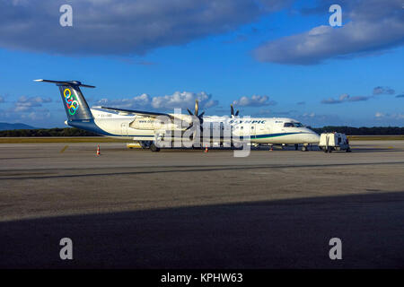 Bombardier Dash Flugzeuge auf Asphalt auf Kos Island Airport Stockfoto