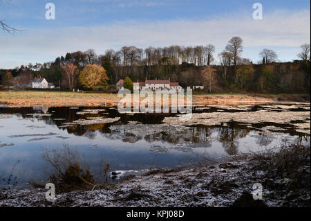 Norham Bootshaus auf dem Fluss Tweed Stockfoto