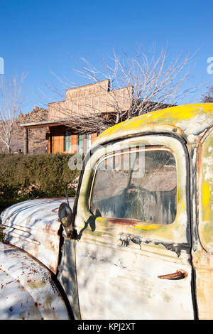 USA, Arizona, Hackberry. Rt. 66 Stadt, alte Rt 66 Visitor Centre, alten Pickup Truck. Stockfoto