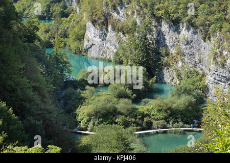 Plitvicer Seen, KROATIEN - September 5, 2017: Der Nationalpark Plitvicer Seen ist ein UNESCO Weltkulturerbe und der am meisten besuchten National in Kroatien. Stockfoto