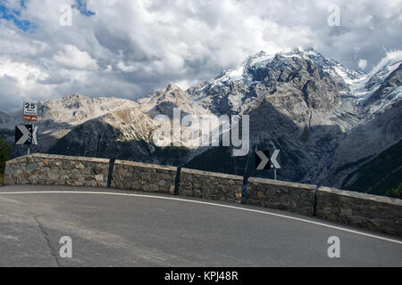 Reschenpass/Alpen zwischen Österreich und Italien Stockfoto