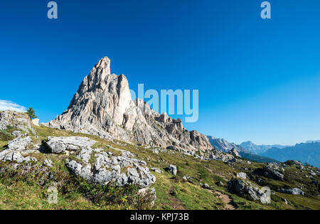 La Gusela Gipfel am Passo Giau, Wanderweg auf dem Nuvolau, Dolomiten, Südtirol, Südtirol, Italien Stockfoto