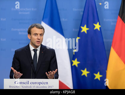 15. Dezember 2017 - Brüssel, Belgien: Die deutsche Bundeskanzlerin (Unseen) und der französische Präsident Emmanuel Macron sprechen auf einem EU-Gipfel über eine Medienkonferenz. Kredit: Andia/Alamy Live Nachrichten Stockfoto