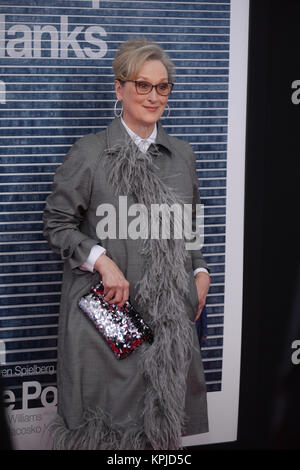 Meryl Streep kommt an "Die Post" Washington, DC Premiere auf der Newseum am 14. Dezember 2017 in Washington, DC. Credit: Erik Pendzich/Alamy leben Nachrichten Stockfoto