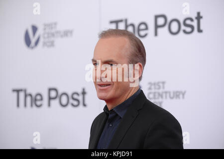 Bob Odenkirk kommt an "Die Post" Washington, DC Premiere auf der Newseum am 14. Dezember 2017 in Washington, DC. Credit: Erik Pendzich/Alamy leben Nachrichten Stockfoto