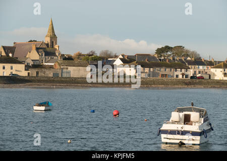 Ballywalter, Co, N Irland, Großbritannien. 16 Dez, 2017. Wetter news. Nach der jüngsten Kältewelle eine mildere Zauber von Wetter und einem schönen sonnigen Start heute im Ballywalter, Nordirland. copyright Credit: Gary Telford/Alamy leben Nachrichten Stockfoto