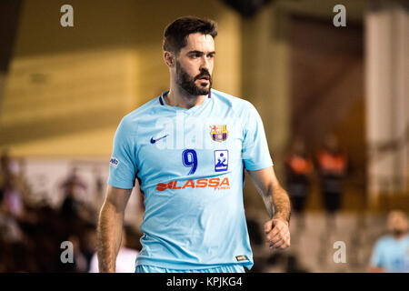 Leon, Spanien. 16. Dezember, 2017. Raúl Entrerrios (FC Barcelona) während der Handball Match von 2017/2018 Spanisch Asobal Cup zwischen FC Barcelona Lassa und Quabit Guadalajara im Sportzentrum am 16. Dezember 2017 in Leon, Spanien. © David Gato/Alamy leben Nachrichten Stockfoto