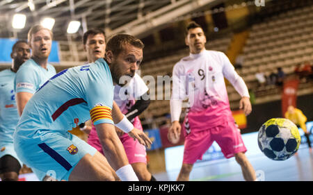 Leon, Spanien. 16. Dezember, 2017. Victor Tomas (FC Barcelona) während der Handball Match von 2017/2018 Spanisch Asobal Cup zwischen FC Barcelona Lassa und Quabit Guadalajara im Sportzentrum am 16. Dezember 2017 in Leon, Spanien. © David Gato/Alamy leben Nachrichten Stockfoto