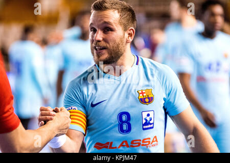 Leon, Spanien. 16. Dezember, 2017. Victor Tomas (FC Barcelona) während der Handball Match von 2017/2018 Spanisch Asobal Cup zwischen FC Barcelona Lassa und Quabit Guadalajara im Sportzentrum am 16. Dezember 2017 in Leon, Spanien. © David Gato/Alamy leben Nachrichten Stockfoto