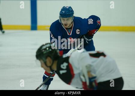 Dumfries, Schottland, 16. Dezember 2017. Samuel Duggan spielen für Großbritannien in die 2018 IIHF Eishockey U20 Weltmeisterschaft Division II, Gruppe A, in Dumfries. Credit: Colin Edwards/Alamy Leben Nachrichten. Stockfoto